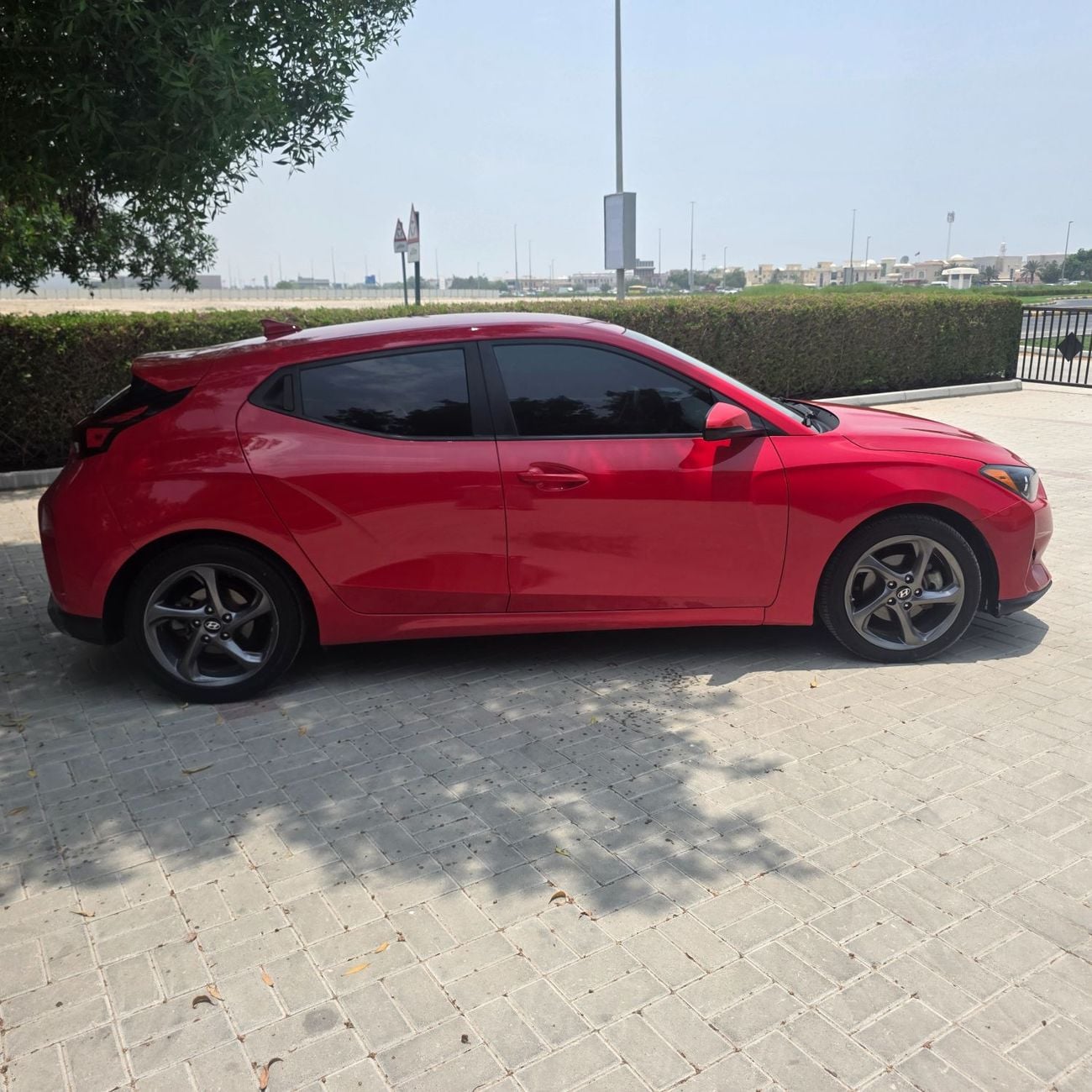 Hyundai Veloster GLS MID