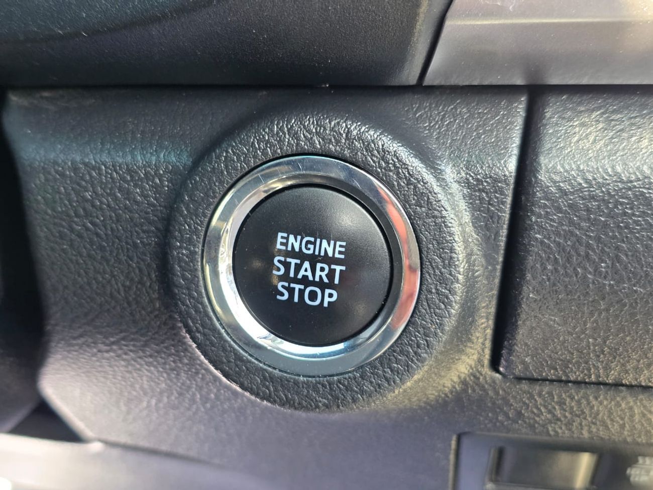 تويوتا هيلوكس diesel 2.8 liter right hand drive only for export available