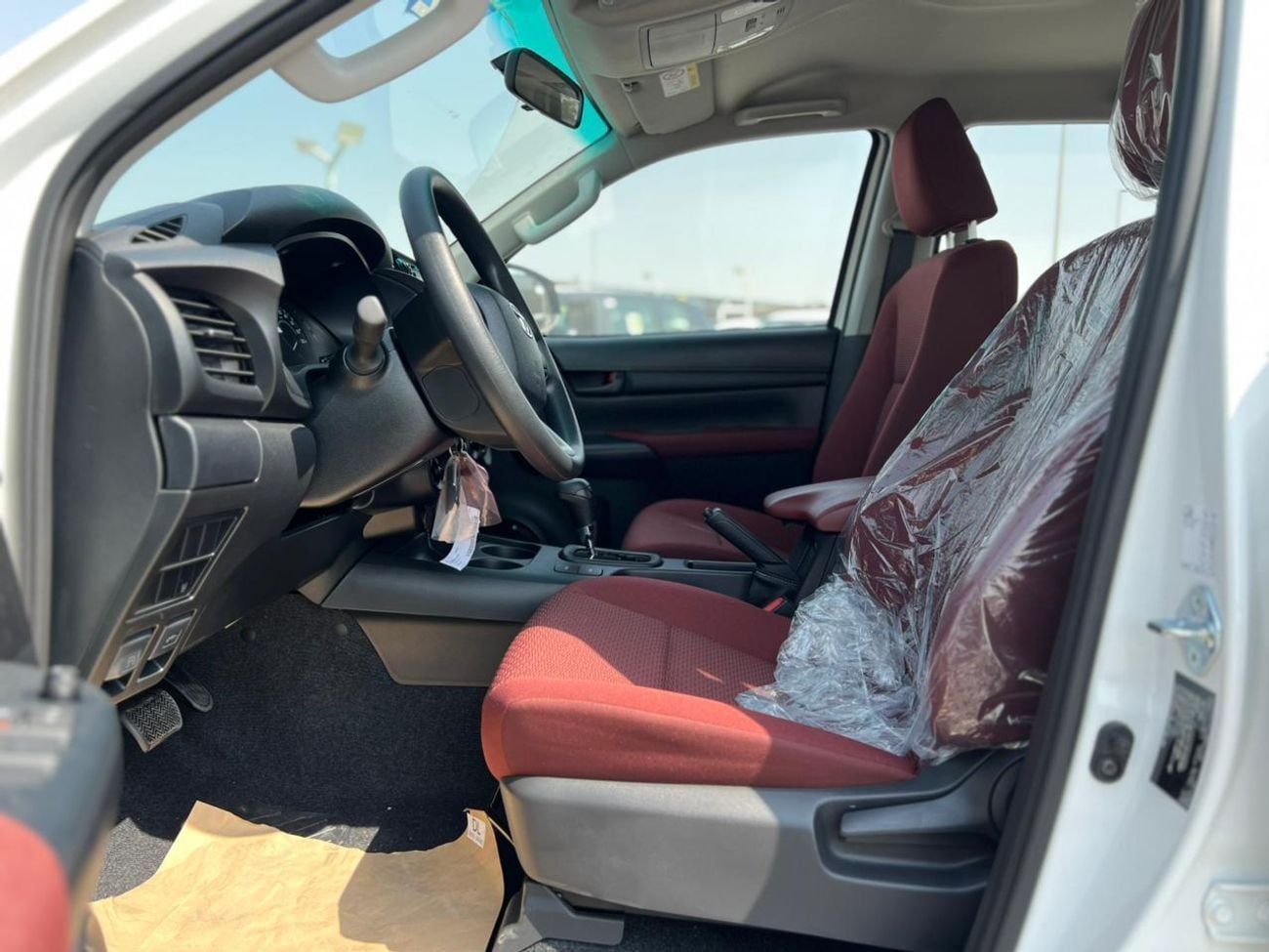 Toyota Hilux DLX EXPORT ONLY - TOYOTA HILUX 2.7L A/T (Red Interior)