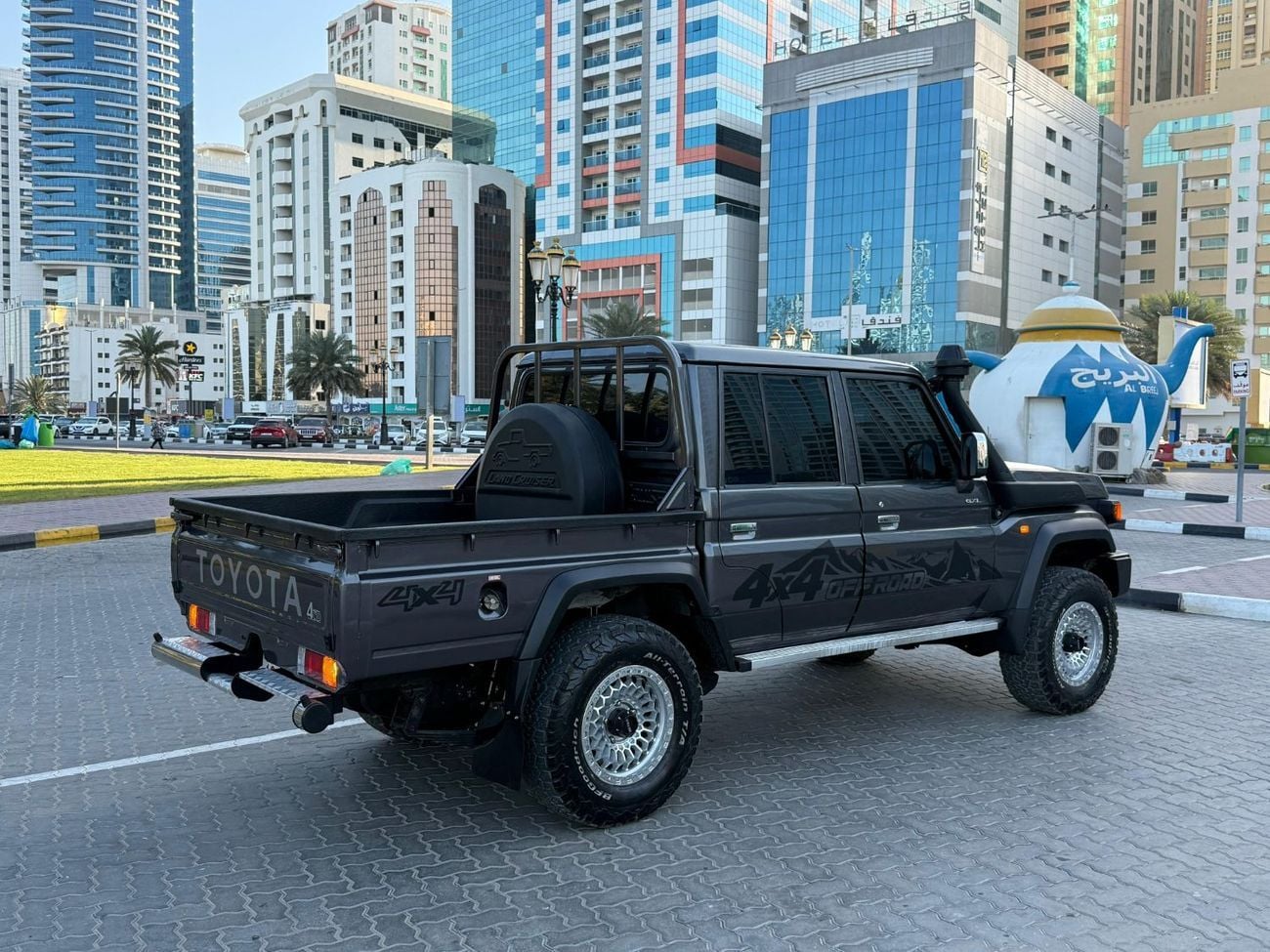 Toyota Land Cruiser Pick Up V8 With Upgrade Shape