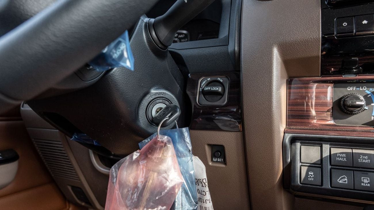 Toyota Land Cruiser 70 2025 Toyota Land Cruiser LC 76 2.8L AT Diesel (Black-Brown)