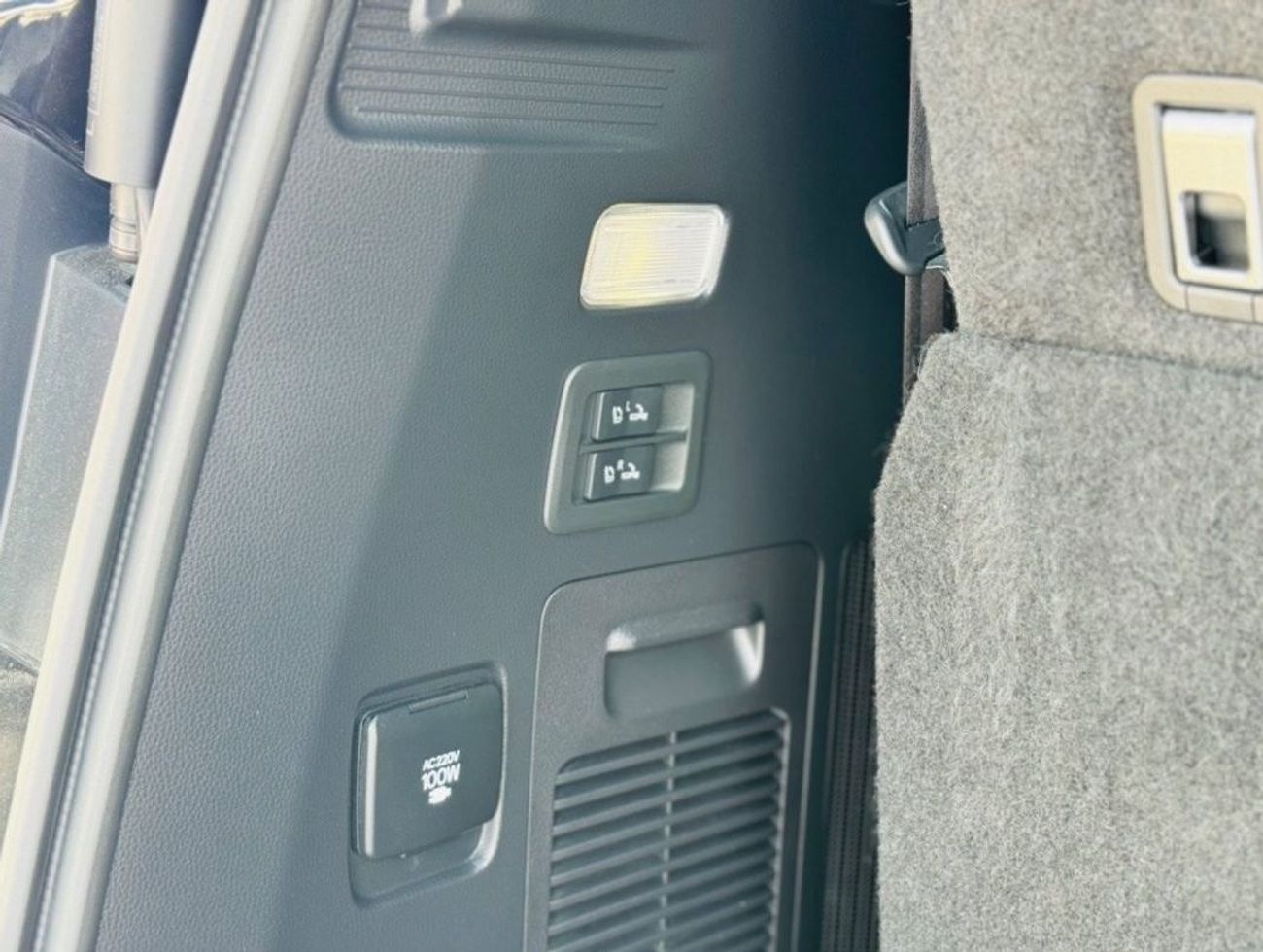 تويوتا لاند كروزر Lc300 Sahara top of the range