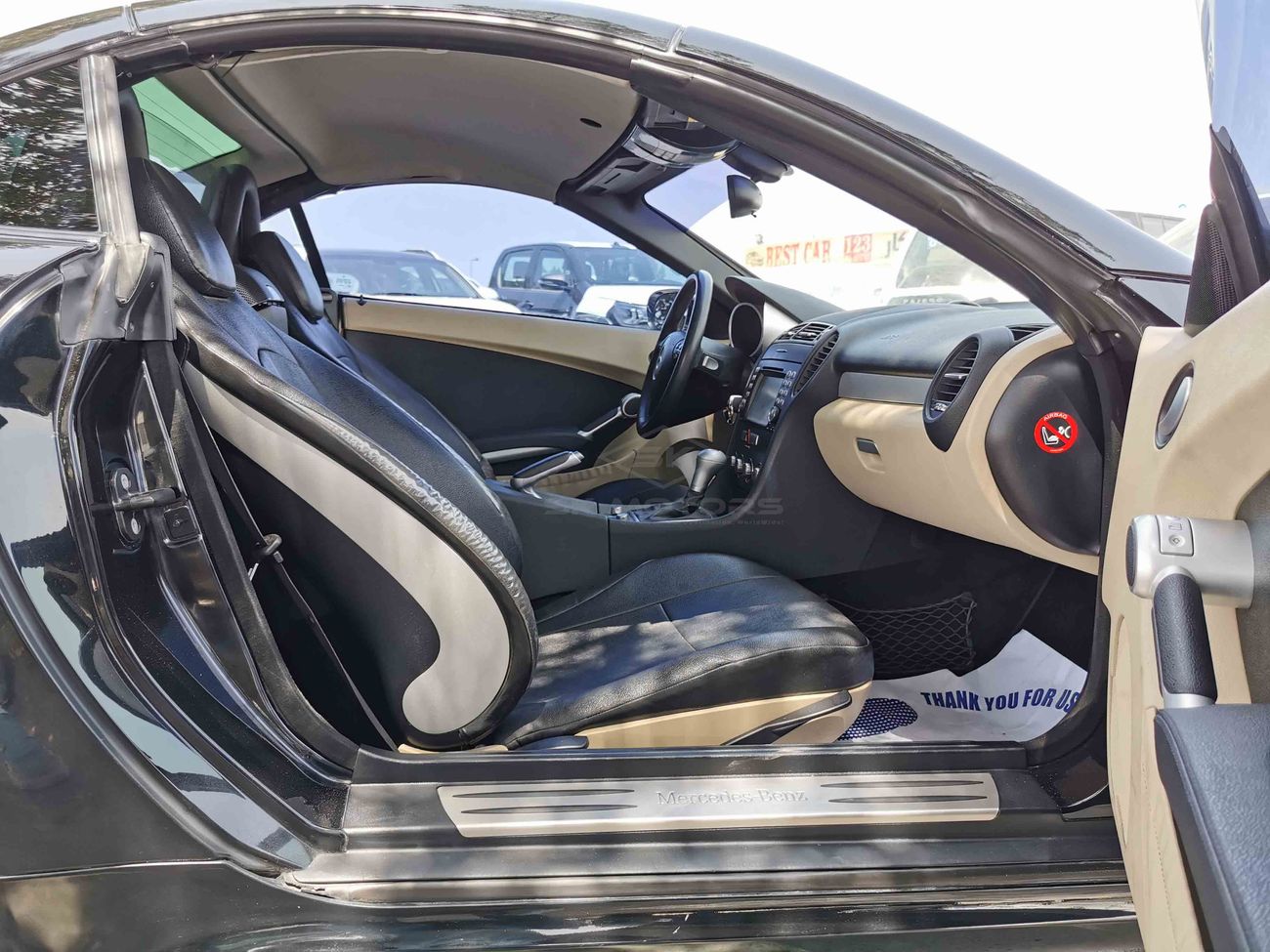 Mercedes-Benz SLK 200 2.0L, 17" Rims, DRL LED Headlights, Parking Sensor, Leather Seats, Bluetooth, USB (LOT # 763)