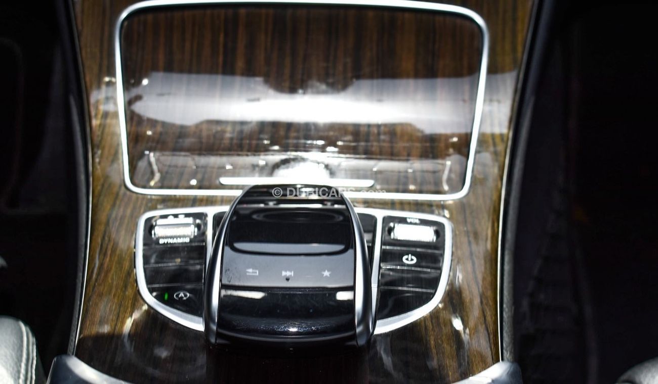 مرسيدس بنز C 300 4 Matic