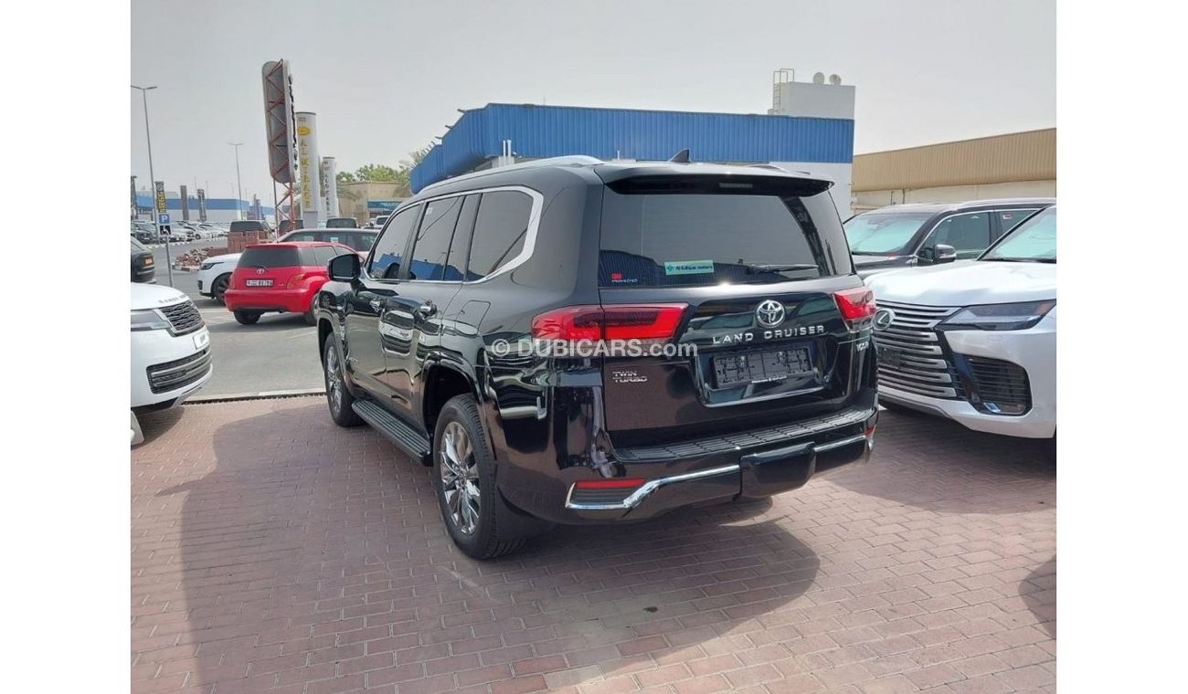 Toyota Land Cruiser VXR 3.5 TWINTURBO Al-Futtaim 4 Year warranty
