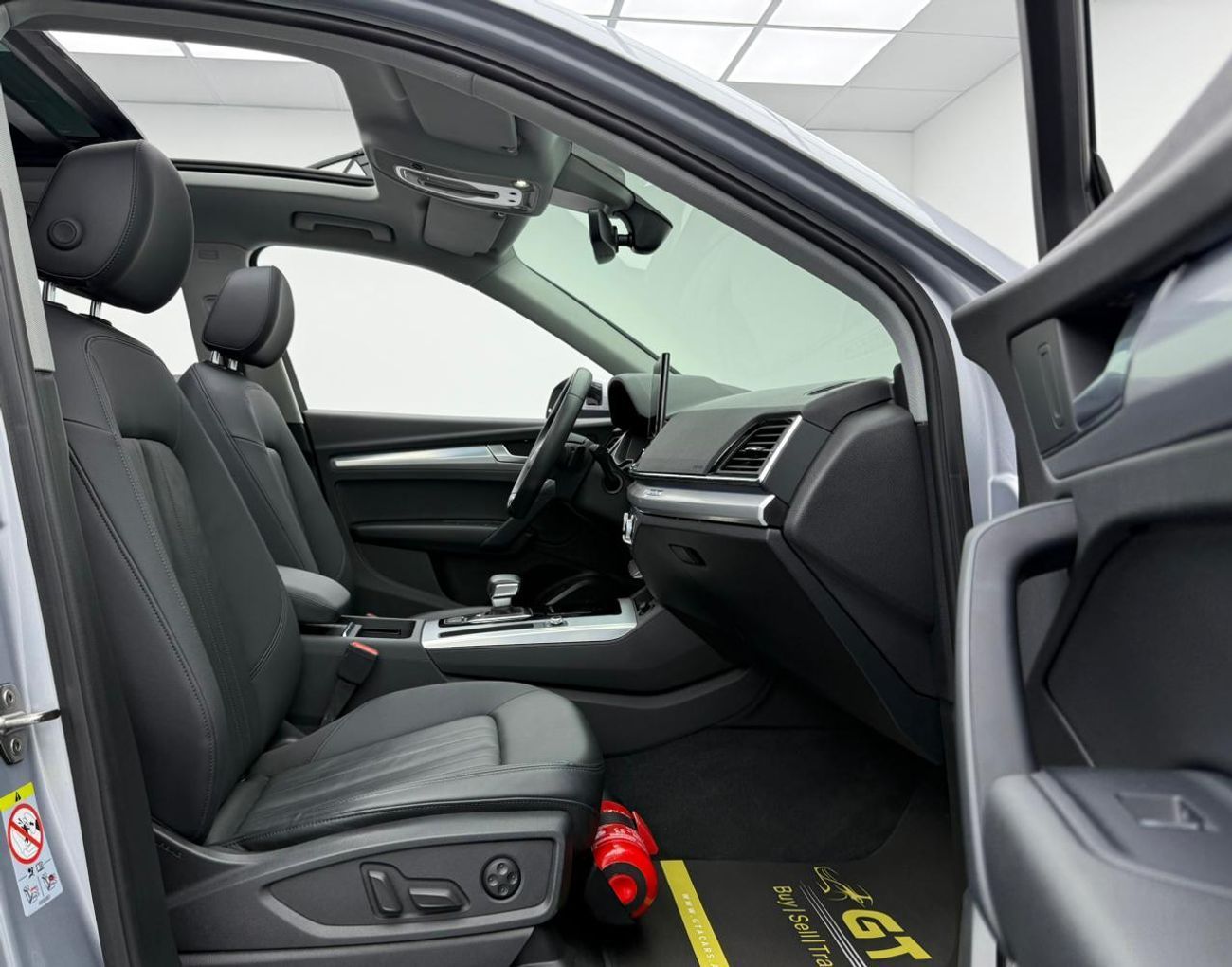 Audi Q5 45 TFSI Quattro 2.0L 2023 Audi Q5 45TFSI Quattro, 2026 Audi Warranty, Full Audi Service History, Low