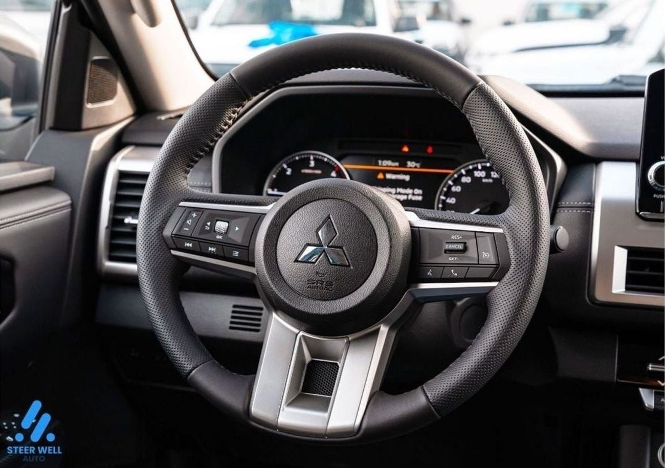 Mitsubishi L200 / Triton Sportero 2024 / First Showroom to have the new Shape / 2.4L Diesel 4WD DSL MT for Export