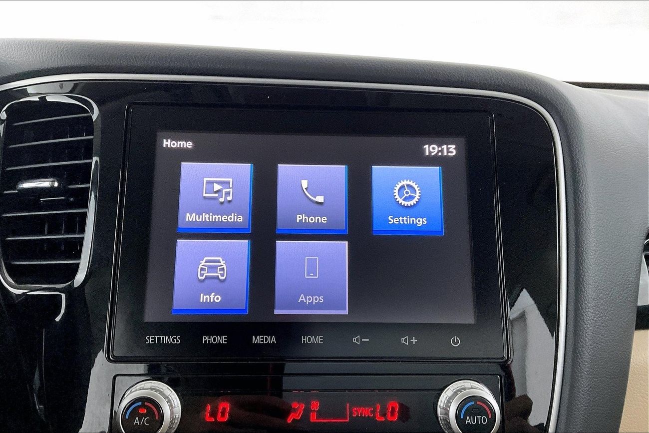 Mitsubishi Outlander GLX Midline| 1 year free warranty | Flood Free