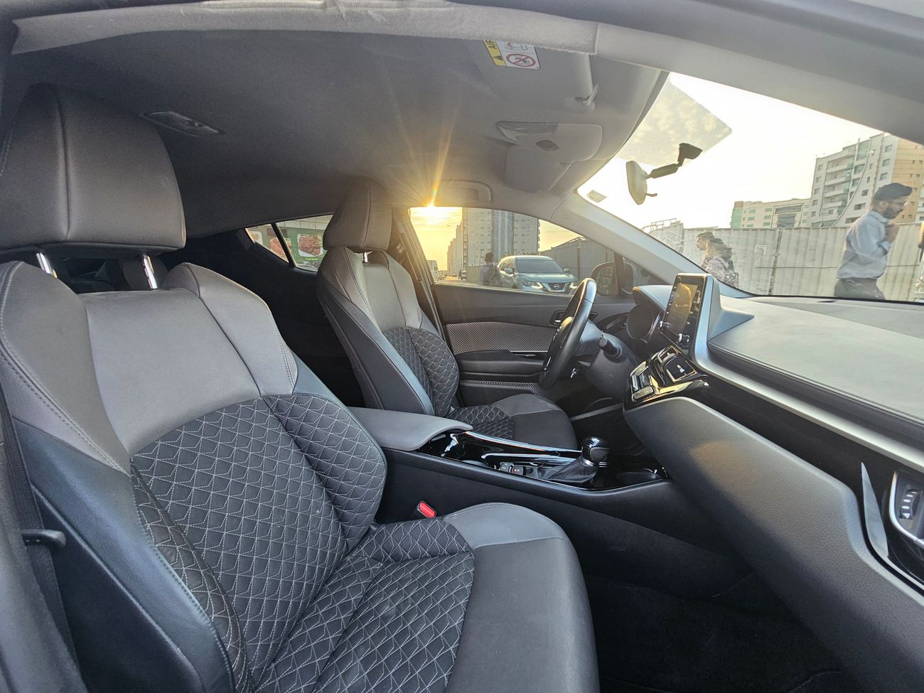 تويوتا CHR BASE