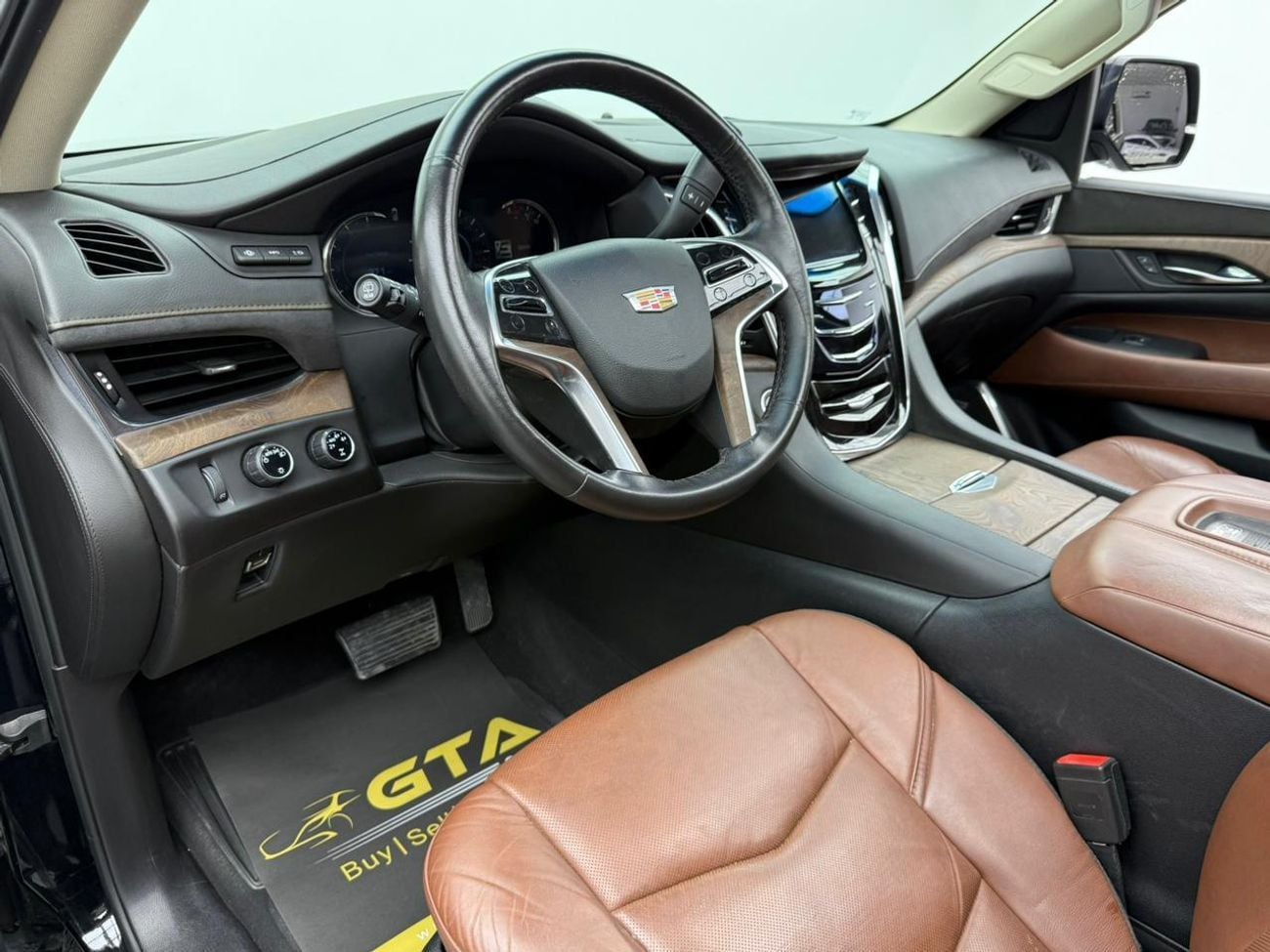 Cadillac Escalade 2016 Cadillac Escalade Premium Luxury, Full Service History, 8 Seater, Excellent Condition, GCC