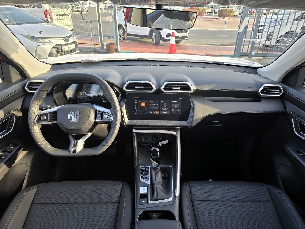 أم جي ZS Mg Zs Comf 1.5l A/T SUV FWD Leather seats Red Color 2026