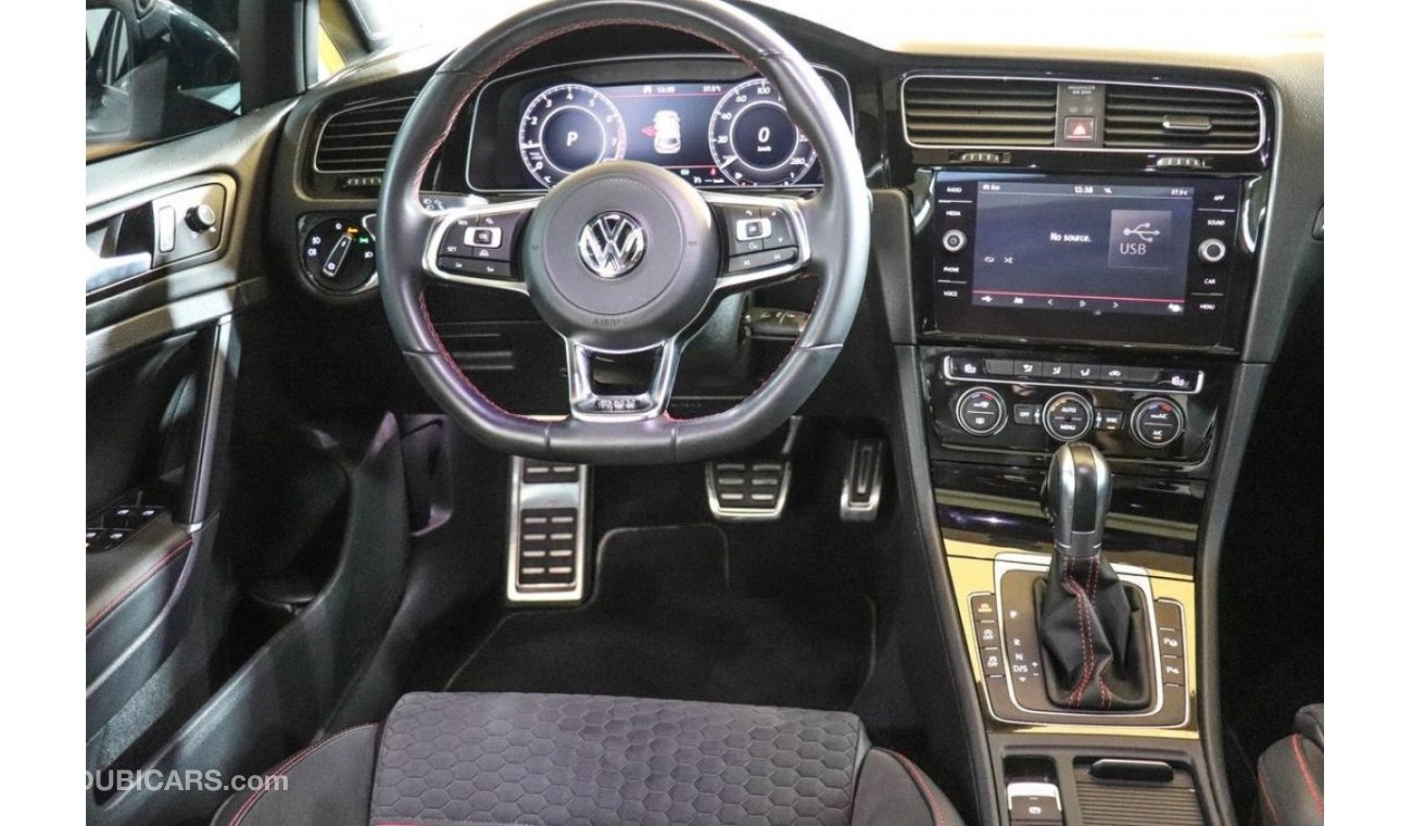 فولكس واجن جولف RESERVED ||| Volkswagen Golf GTI 2018 GCC under Agency Warranty with Flexible Down-Payment.