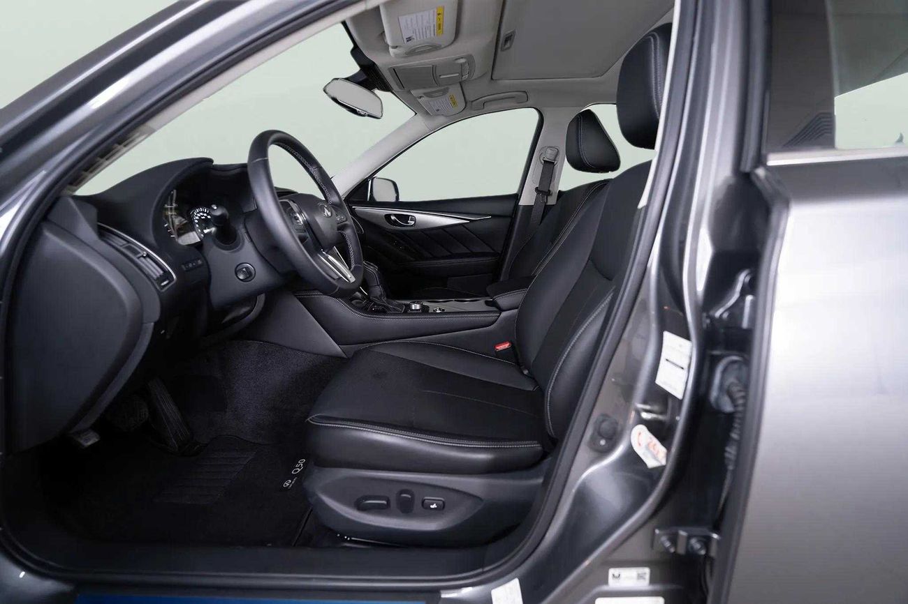 Infiniti Q50 Luxe 2.0L LUXE 3.0