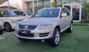 Volkswagen Touareg G C C - numberone - hatch - leather - sensors - alloy wheels - CD player - fog lights - in excellent