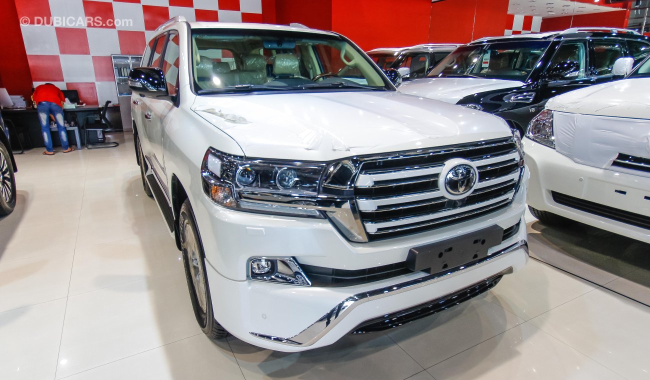 Toyota Land Cruiser GXR White Edition