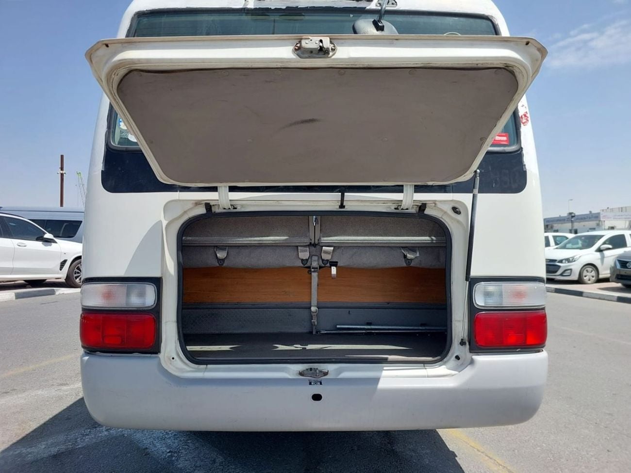 Toyota Coaster TOYOTA COASTER BUS RHD 2010 MODEL 4.0 L DIESEL AUTOMATIC(PM55303)