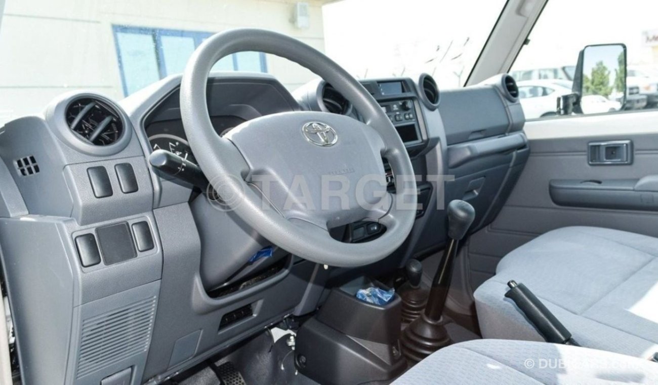 Toyota Land Cruiser Pick Up Toyota Land Cruiser Pick up LC79 SC 4.2D MT MY2023 – White