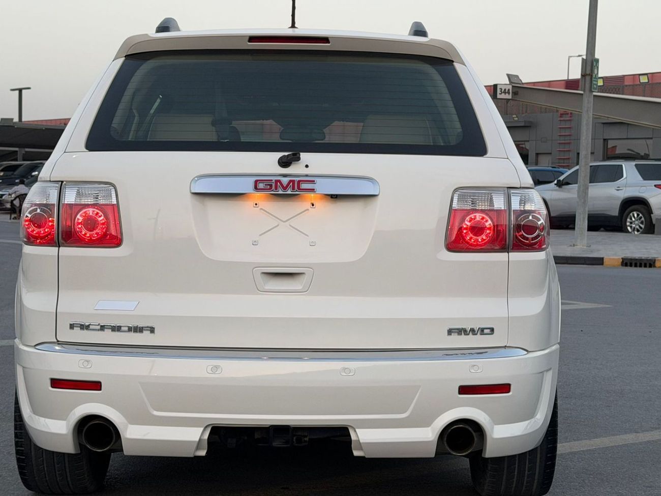 GMC Acadia Excellent condition & luxury feel