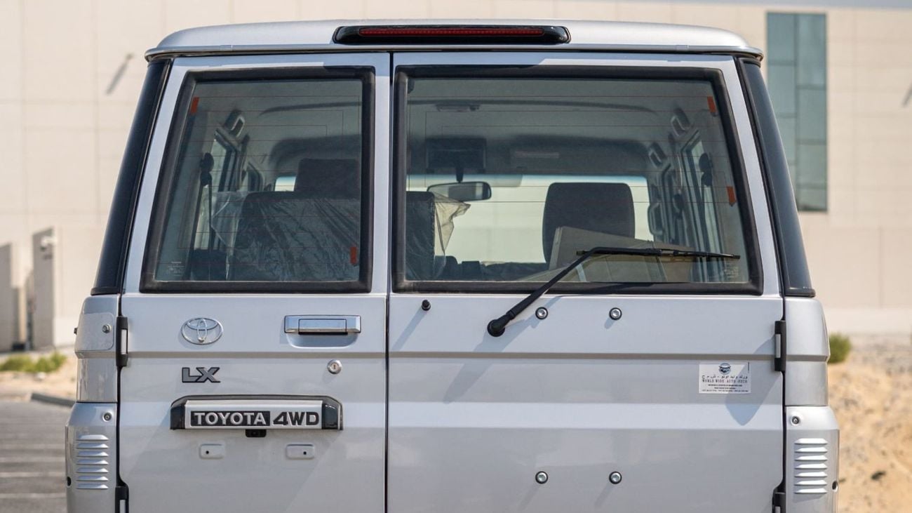 Toyota Land Cruiser 70 76 2.8L Turbo-Diesel AT 2025YM