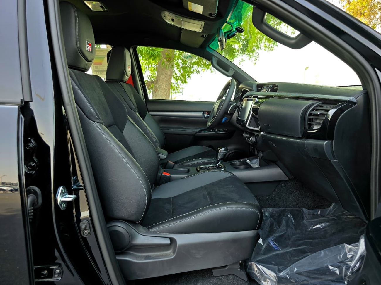 Toyota Hilux GR Sport 4.0L TOYOTA HILUX GR -S PETROL 4.0 - DIGITAL MIRROR - FULL OPTIONS - 2025 MODEL - BLACK INS