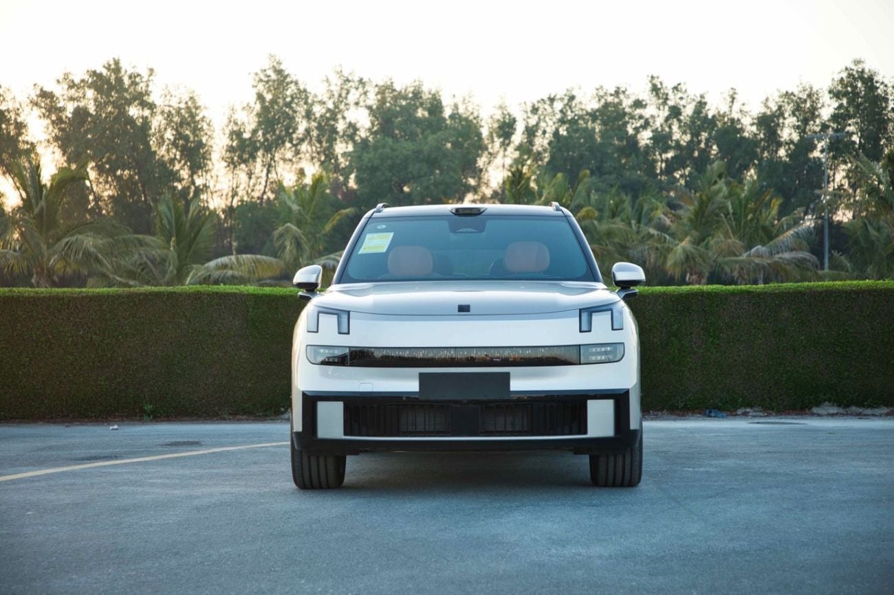 Lynk & Co 900 FLAGSHIP
