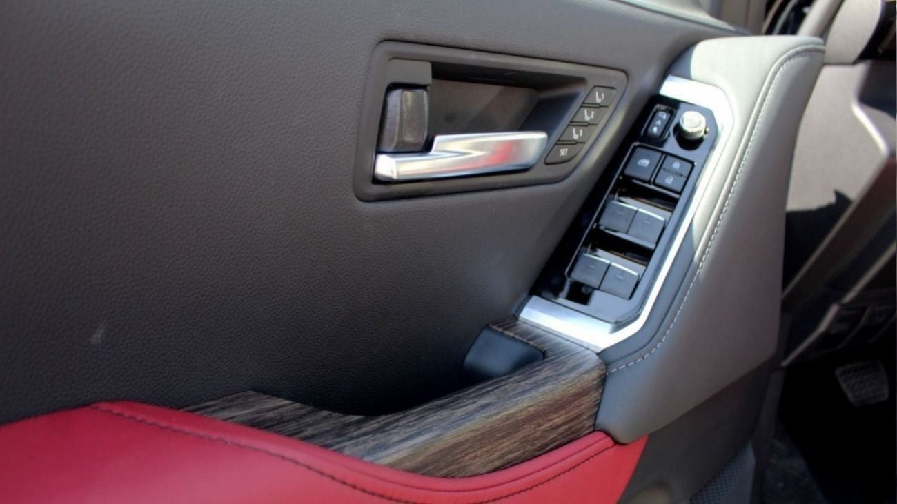 Toyota Land Cruiser TOYOTA LC300 3.5L VXR (Export Only)