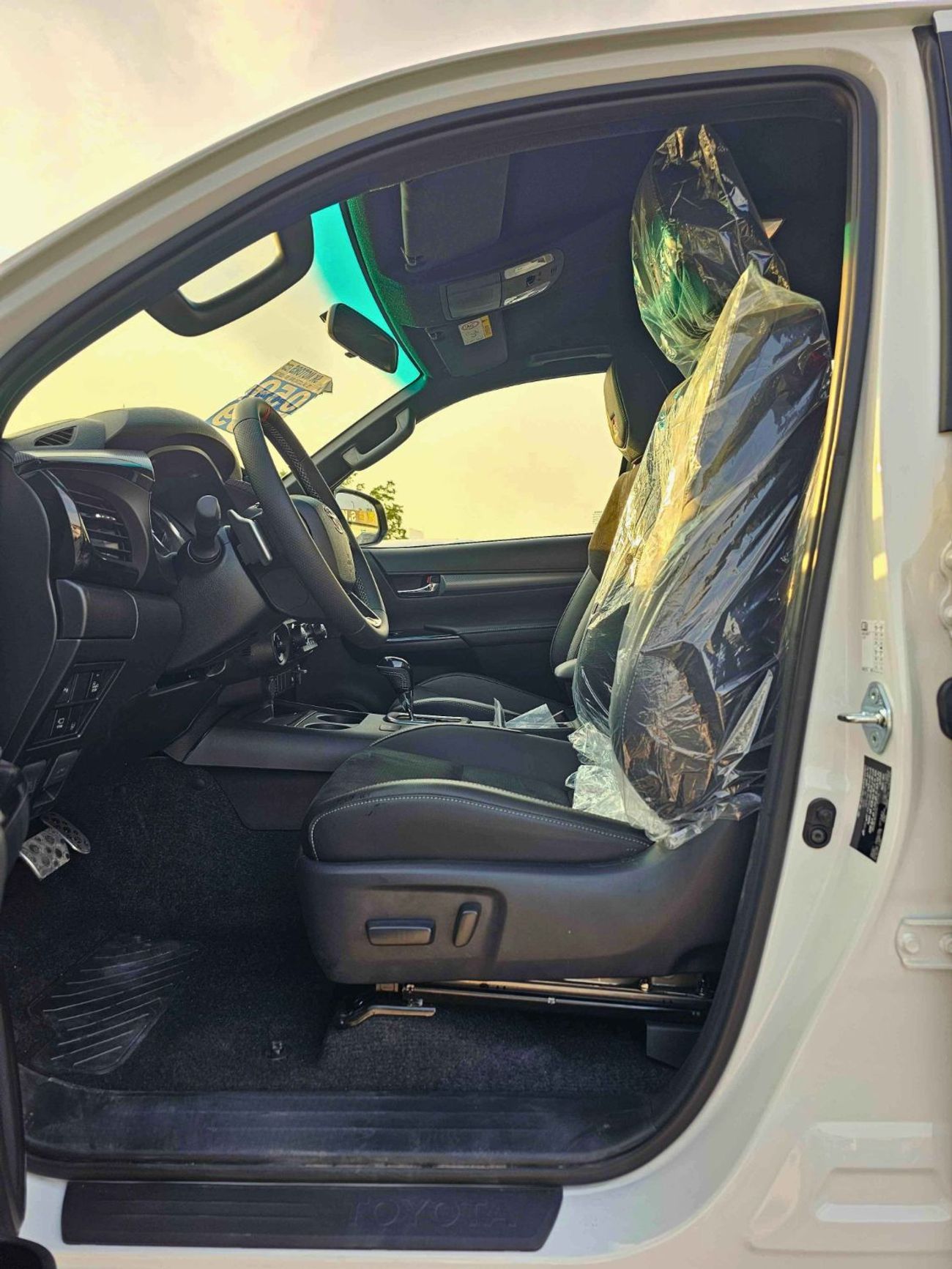 Toyota Hilux GR SPORT WIDE BODY / 4.0L V6 PETROL / OVER FENDER, 360*CAMERA, DRIVER PWR SEATS / CODE#H4GRY