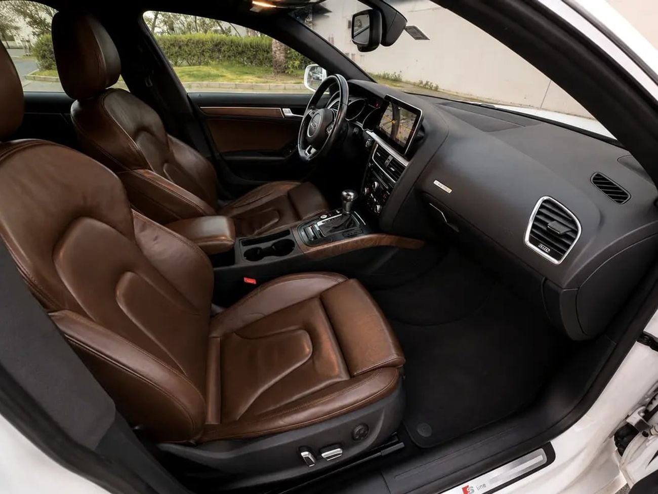 Audi A5 S-Line 2.0L TFSI GCC Specs - Excellent Condition