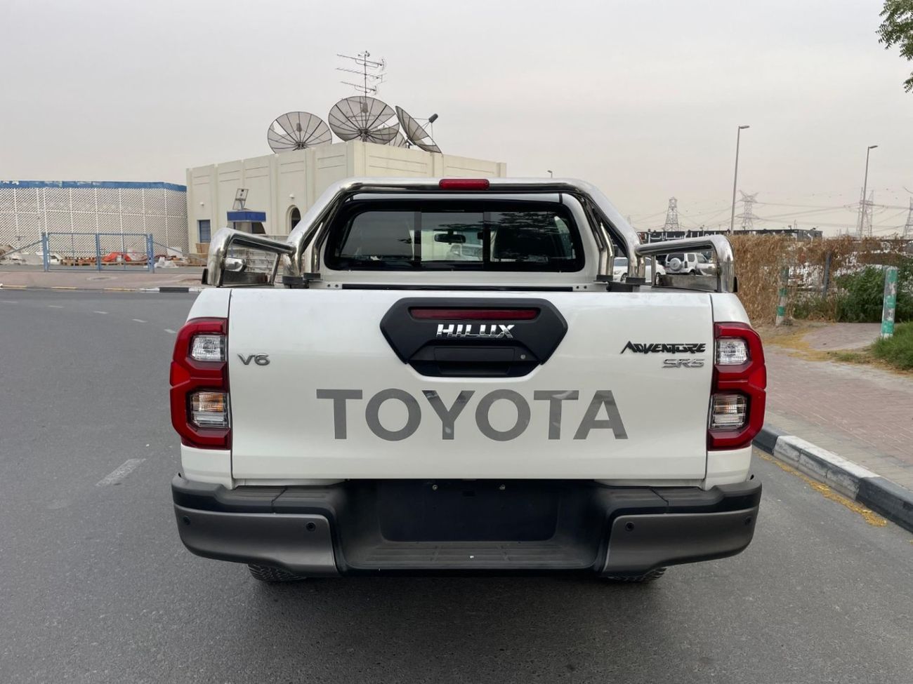 Toyota Hilux ADV 4.0L 2022 TOYOTA HILUX ADVENTURE 4.0 | FULL OPTION | GCC