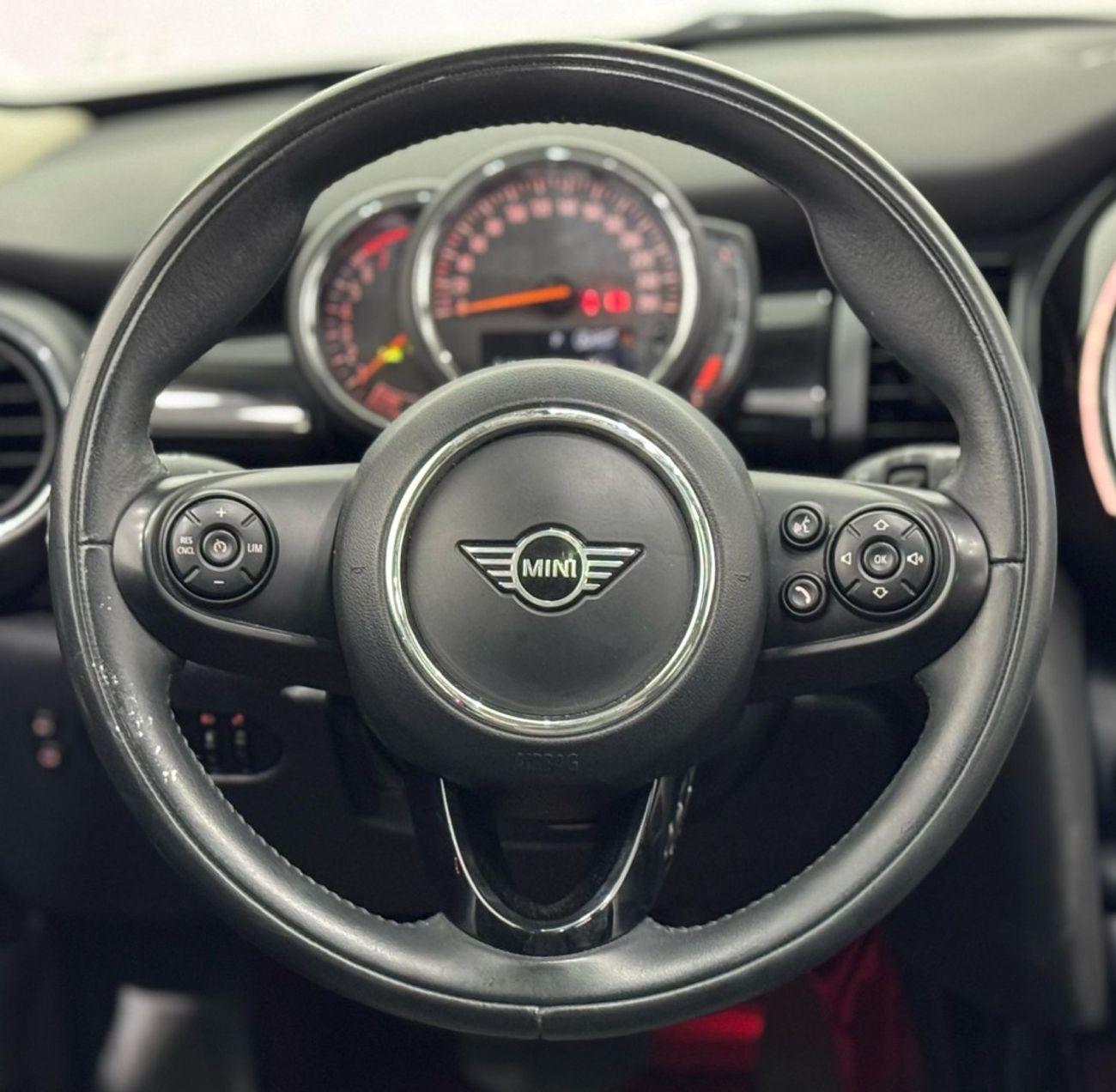 Mini Cooper Std 1.5L (4 Seater) 2020 MINI Cooper, Warranty, Full MINI Service History, Excellent Condition, GCC