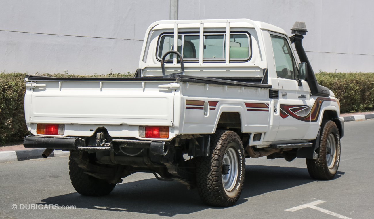 Toyota Land Cruiser Pick Up 6 cylinder diesel 4200cc