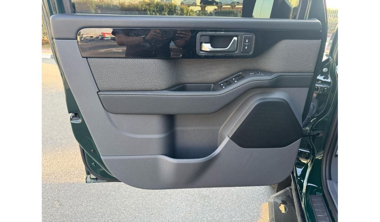 إينيوس غرينادير QuarterMaster