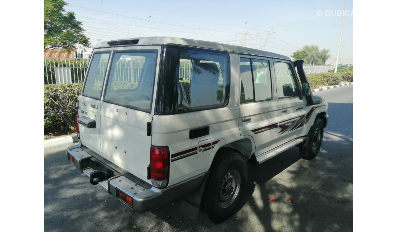 Toyota Land Cruiser Hard Top Hard Top LX V8