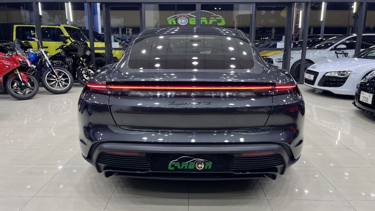بورش تايكان Porsche Taycan GTS 2022