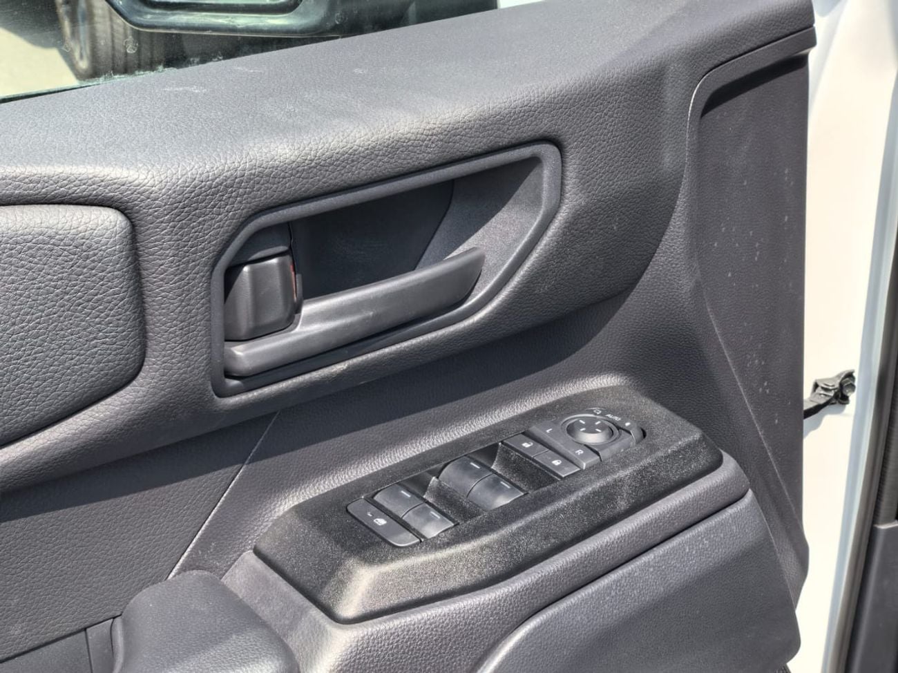 تويوتا برادو PRADO,2.8L,DIESEL,SUNROOF,COOL BOX,BACK DOOR POWER,DVD+CAMERA,18''AW,A/T,2025MY ( FOR EXPORT ONLY)