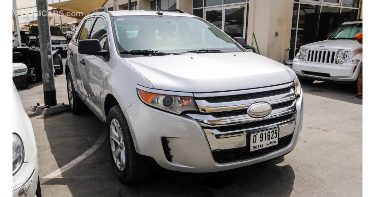 Ford Edge AWD for sale: AED 35,000. Grey\/Silver, 2012
