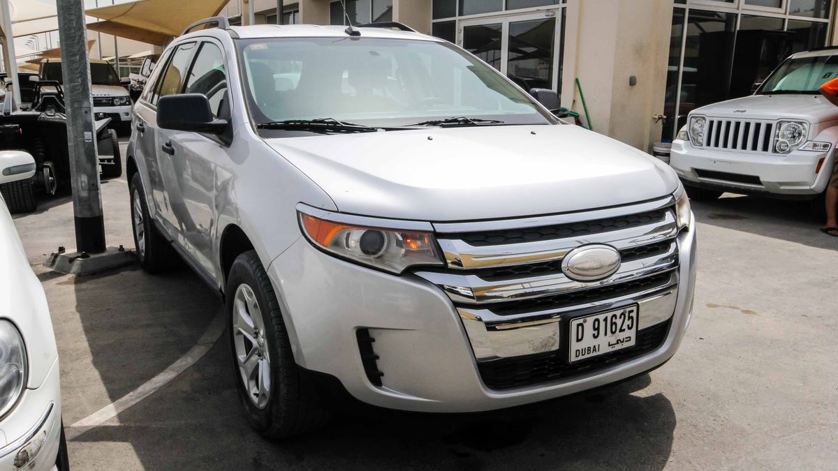 Ford Edge AWD for sale: AED 35,000. Grey\/Silver, 2012