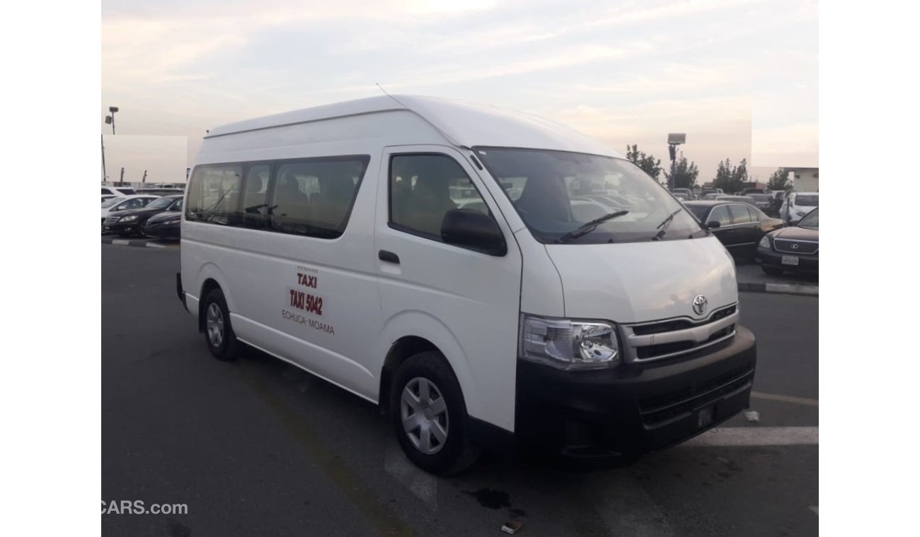 Toyota Hiace Commuter van