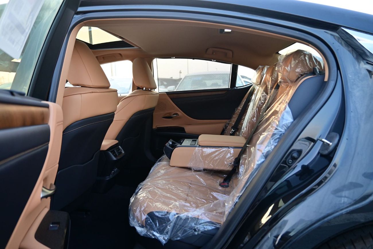 Lexus ES300h Lexus ES300H 2.5L Hybrid, Color Black Model 2024