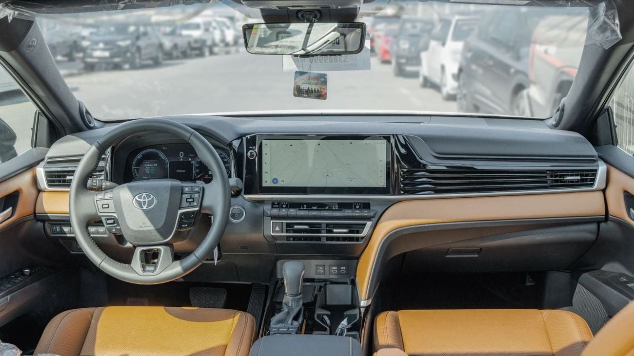 تويوتا كامري 2026 Toyota Camry Lumiere 2.5L AT Hybrid (Silver-Tan)