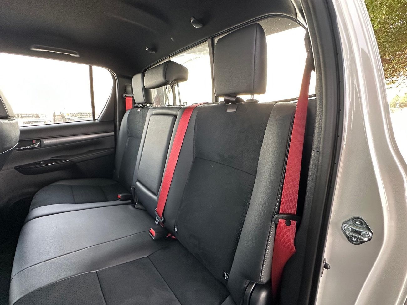 تويوتا هيلوكس GR Sport 4.0L