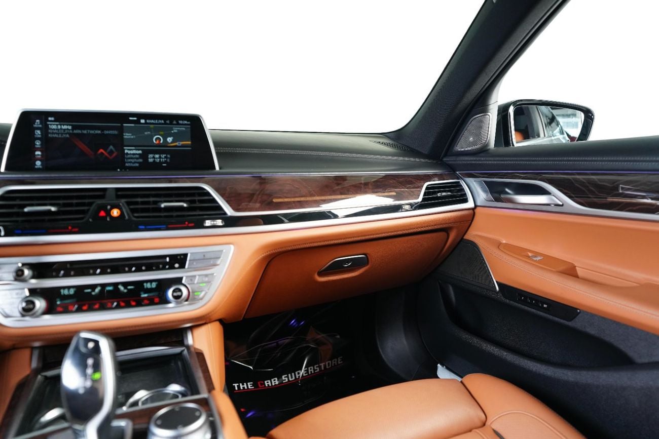 BMW 730Li M SPORT Rear Seat Entertainment-INDIVIDUAL Premium Leather Interior-High Specification