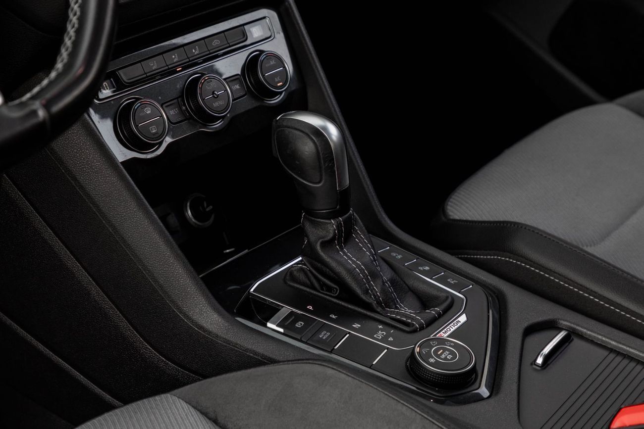 Volkswagen Tiguan R-LINE | 1,762 P.M | 0% Downpayment | IMMACULATE!