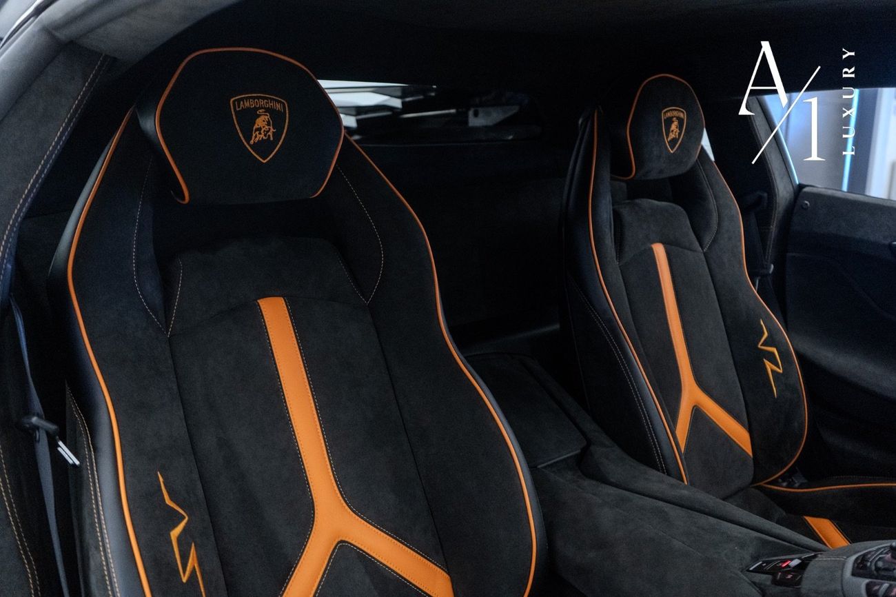 Lamborghini Aventador 6.5L V12 2015 Lamborghini Aventador SV Kit V12, Very Low Kms, Excellent Condition, GCC Spec