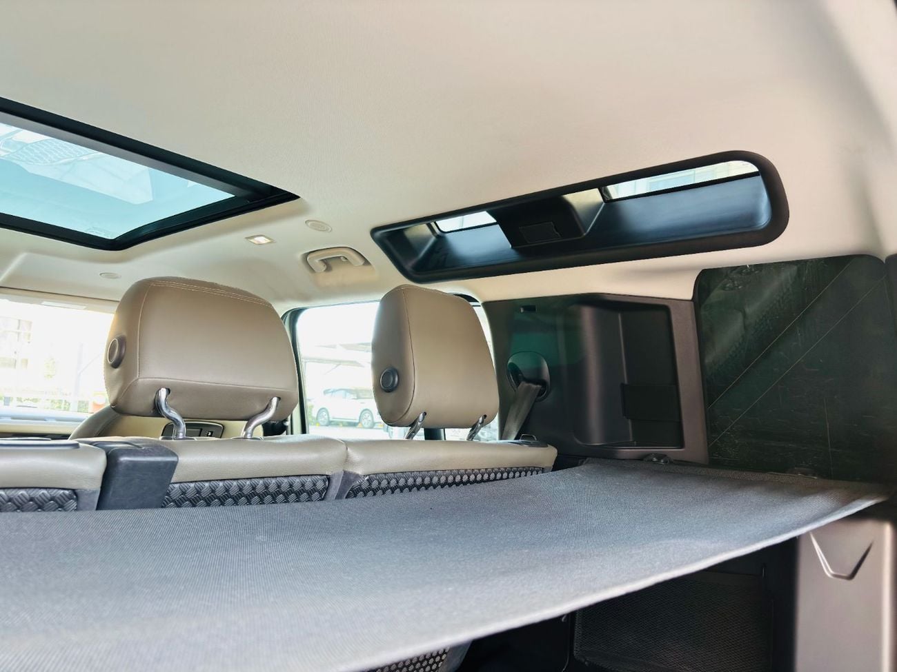 لاند روفر ديفندر P300 110 2.0L (5 Seater)