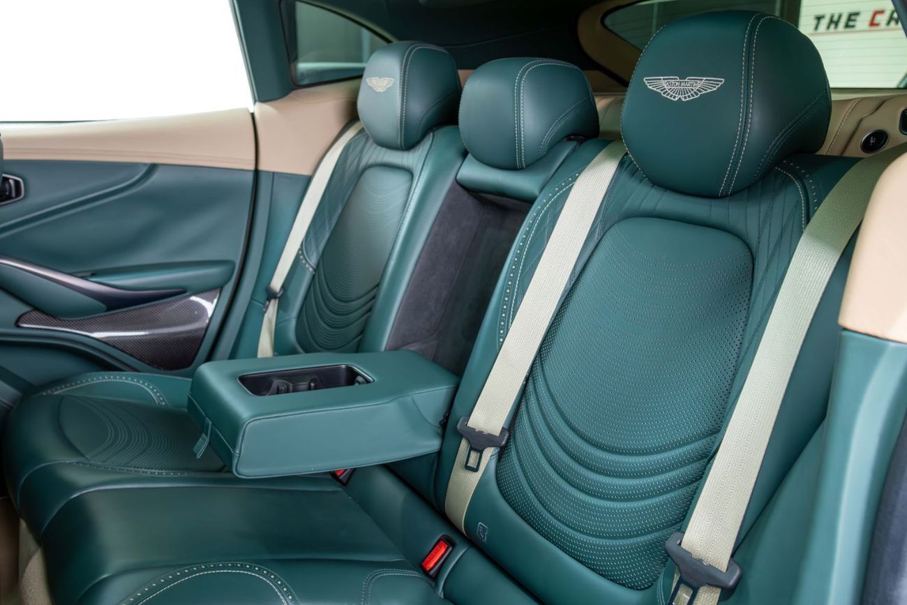 أستون مارتن DBX 