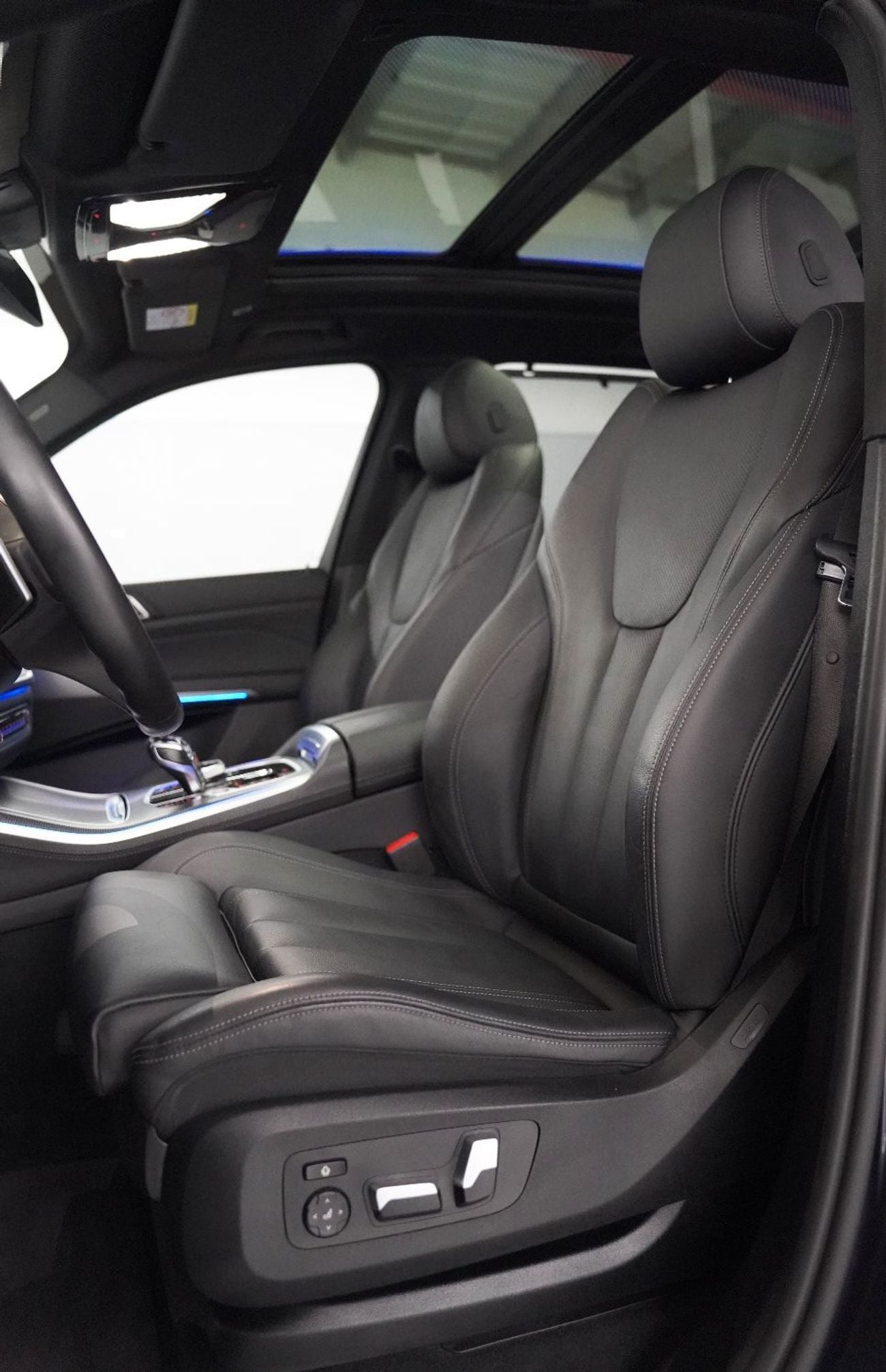 بي أم دبليو X5 40i M Sport 3.0L 2022 BMW X5, Feb 2027 BMW Warranty + Service Pack, Excellent Condition, GCC