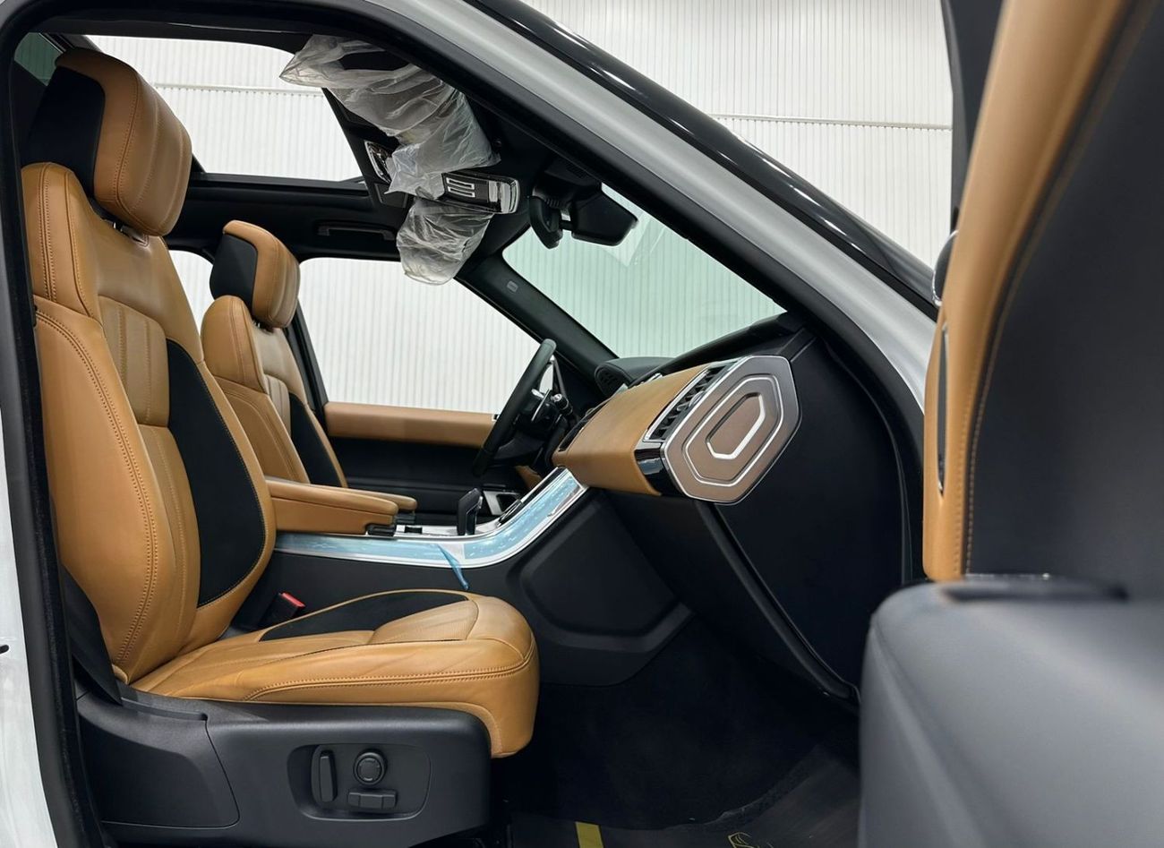 Land Rover Range Rover Sport 2020 Range Rover Sport P360 HSE Dynamic, 2025 Range Rover Warranty + Service Pack, Full Options, GCC