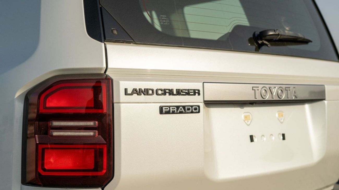 تويوتا برادو 2.7L 4-cylinder inline petrol, 4 door, 7 seats