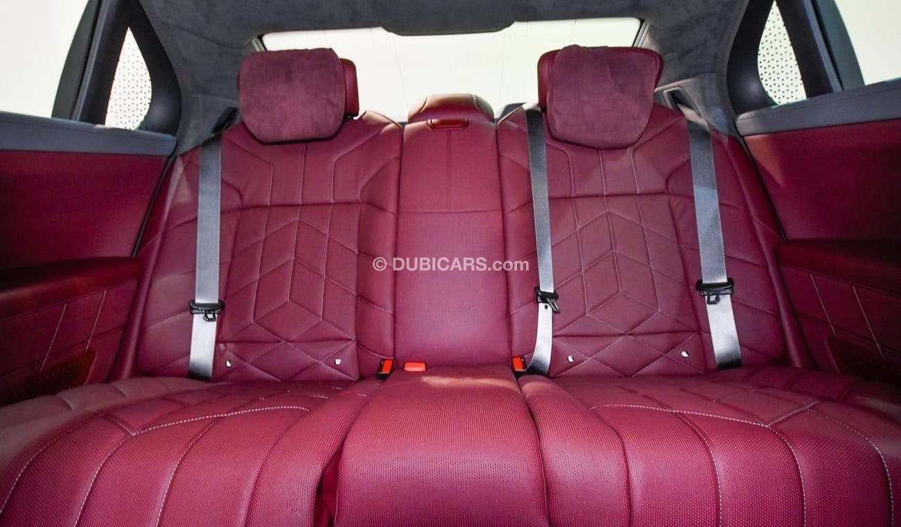 بي أم دبليو i7 M70